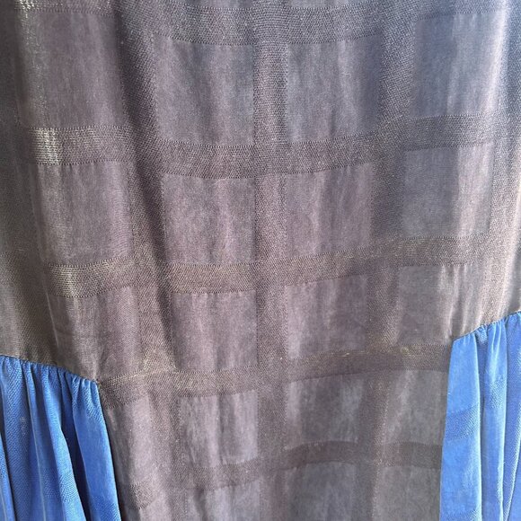 Kurt Lyle Short Sleeved Dress - Picture 3 of 3